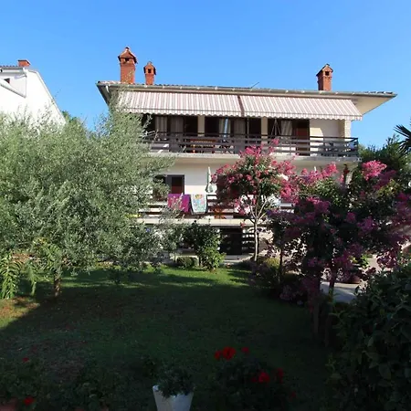 Malinska, Primorje-gorski Kotar 1 *