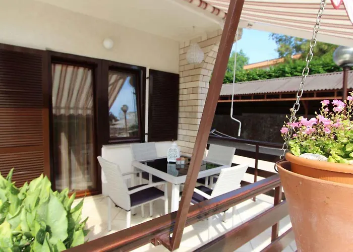 Slavica 2 In - Insel Krk 12777 *