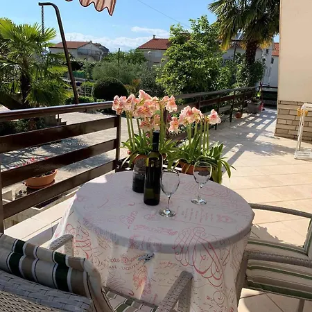 Apartment Malinska, Primorje-gorski Kotar 1 *