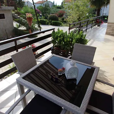 Slavica 2 In - Insel Krk 12777 アパート