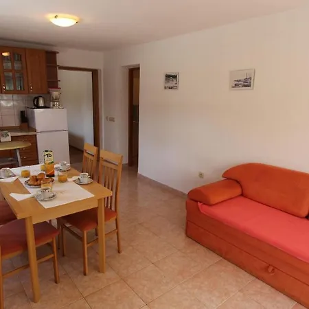 Slavica 2 In - Insel Krk 12777 *