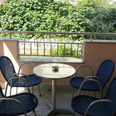 Malinska, Primorje-gorski Kotar 1 Apartment